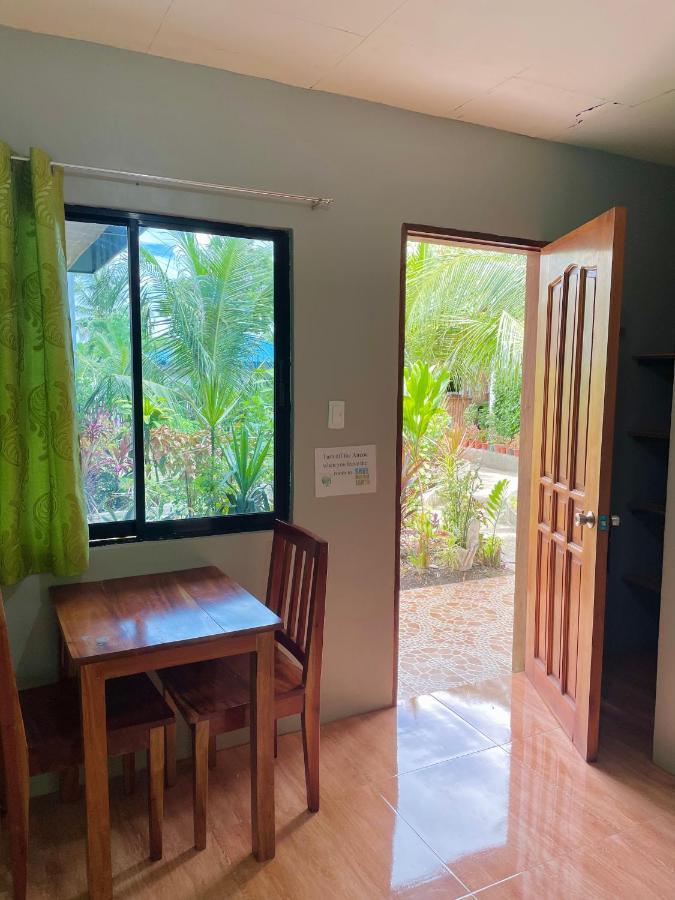 Ananas Guesthouse 몰볼 외부 사진
